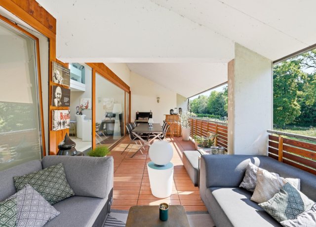 Beau duplex en attique de 5,5 pièces à Bursinel - photo 3