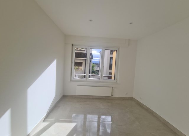 Magnifique appartement de 4 pièces entièrement rénové, idéalement situé - photo 4
