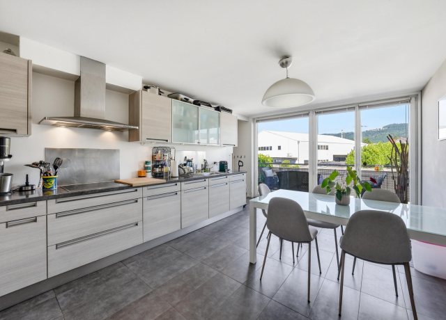 Beau duplex en attique de 5,5 pièces à Bursinel - photo 5
