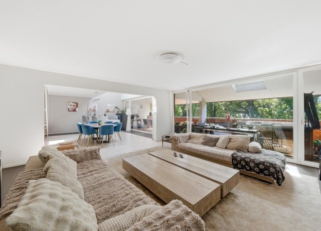 Beau duplex en attique de 5,5 piÃ¨ces Ã  Bursinel - photo 2