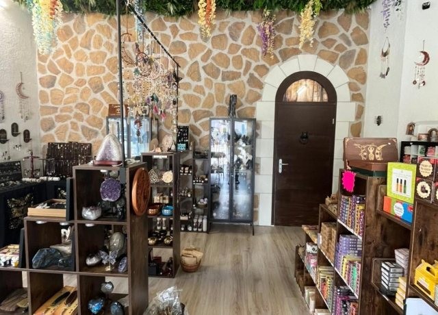TrÃ¨s jolie arcade commerciale au centre du village d'Eysins - photo 3