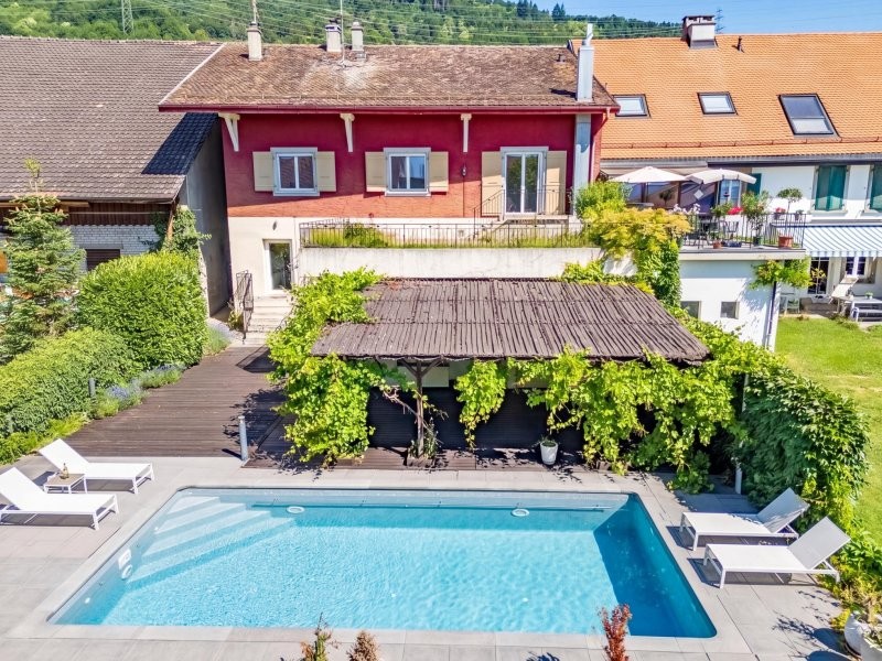 Maison villageoise avec piscine