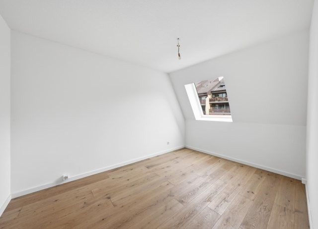 Attique lumineux en duplex avec grand balcon Ã  St-Cergue, Vente aux enchÃ¨res - photo 7